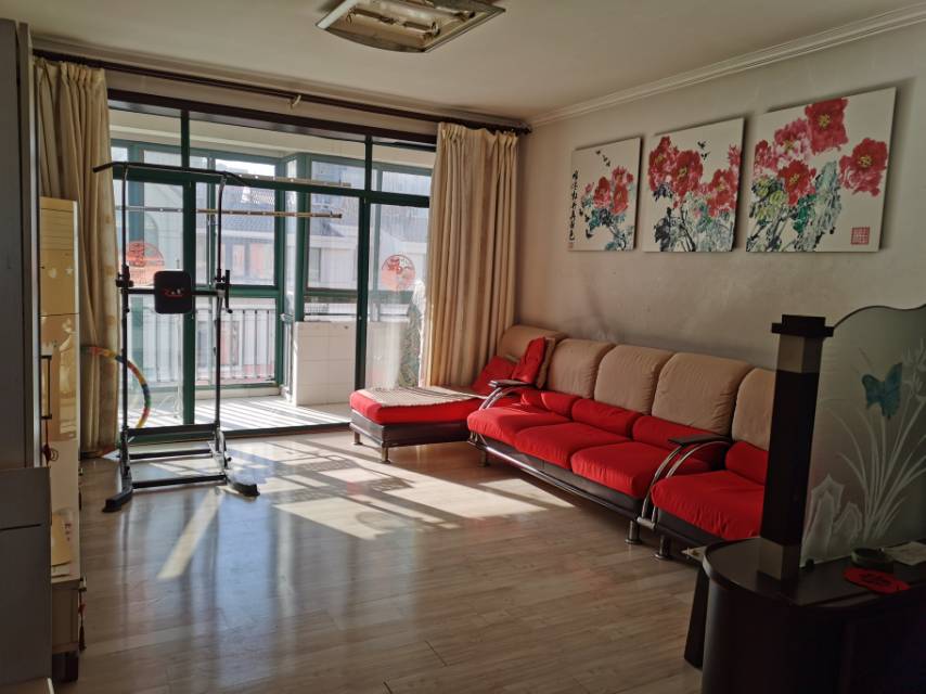 濱江一期品質(zhì)房，高得房率。