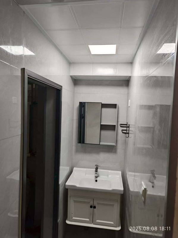 新購(gòu)三聯(lián)電器精裝修3室2廳1衛(wèi)96m21199元/月