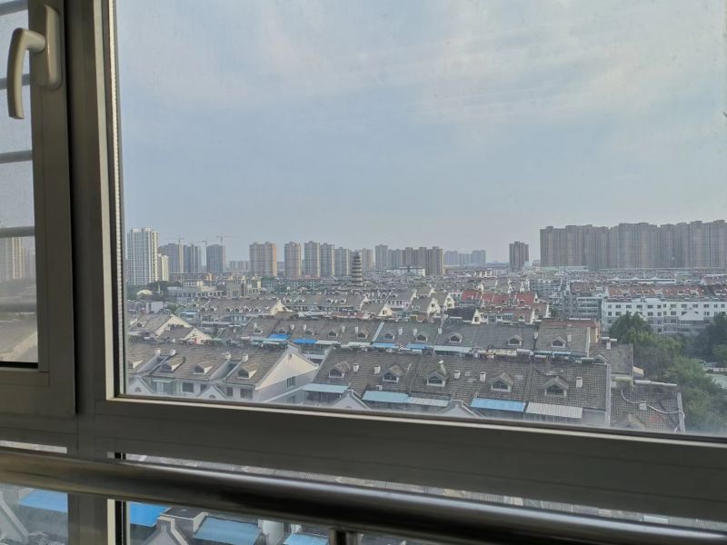 中央城個(gè)人的房子出租，價(jià)格便宜。122m2